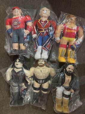WWE Plush 18 inch Wrestling Figures - Assorted fighters - Hulk Hogan John Cena …